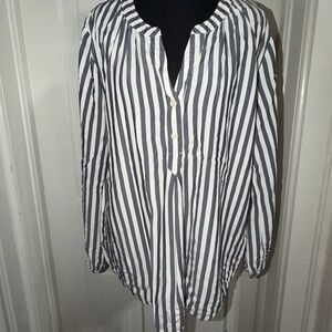Women's size large Old Navy Navy and White Striped Shirt deep v neck long sleeve